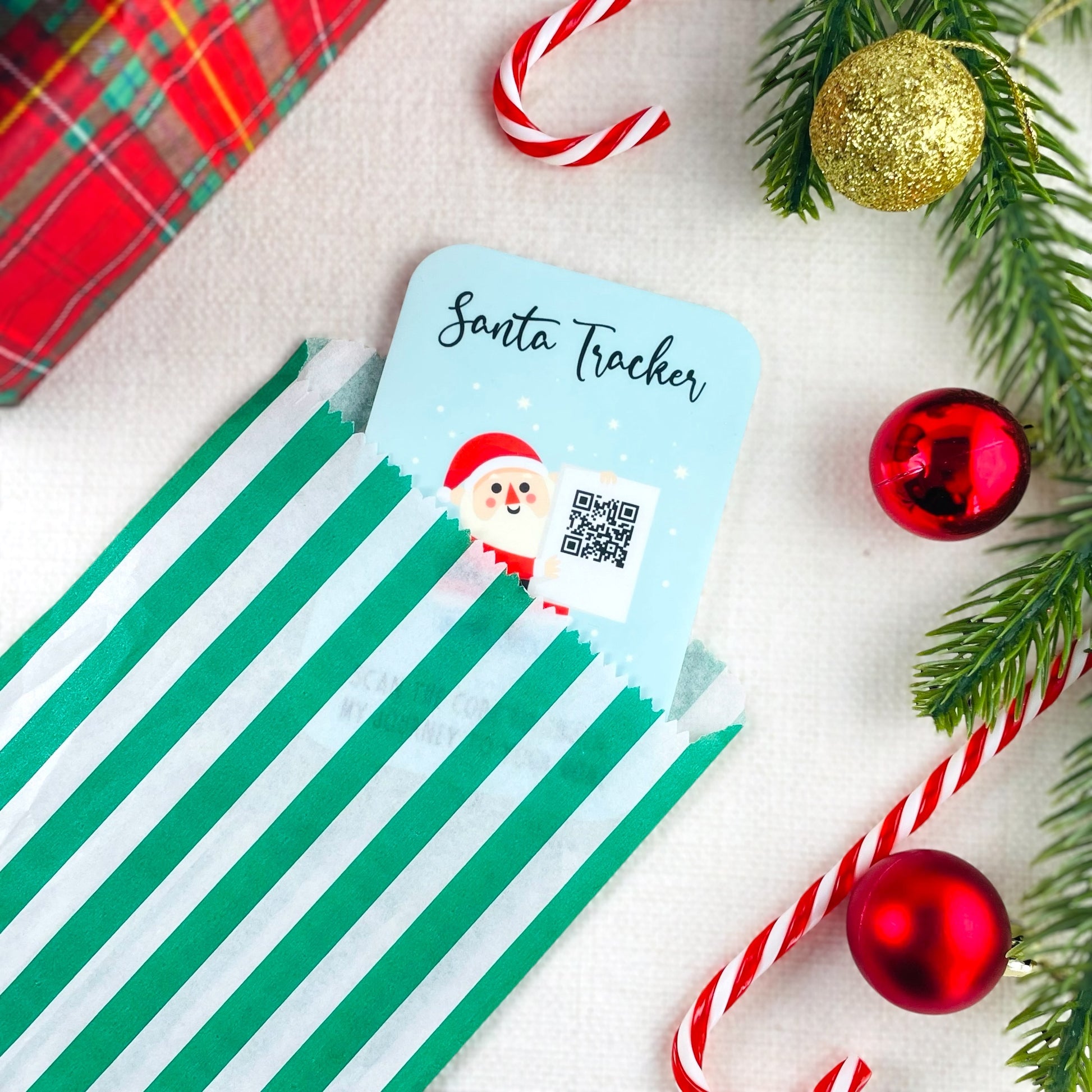 Santa Tracker with QR Code – See Santa's Location in Real-Time!