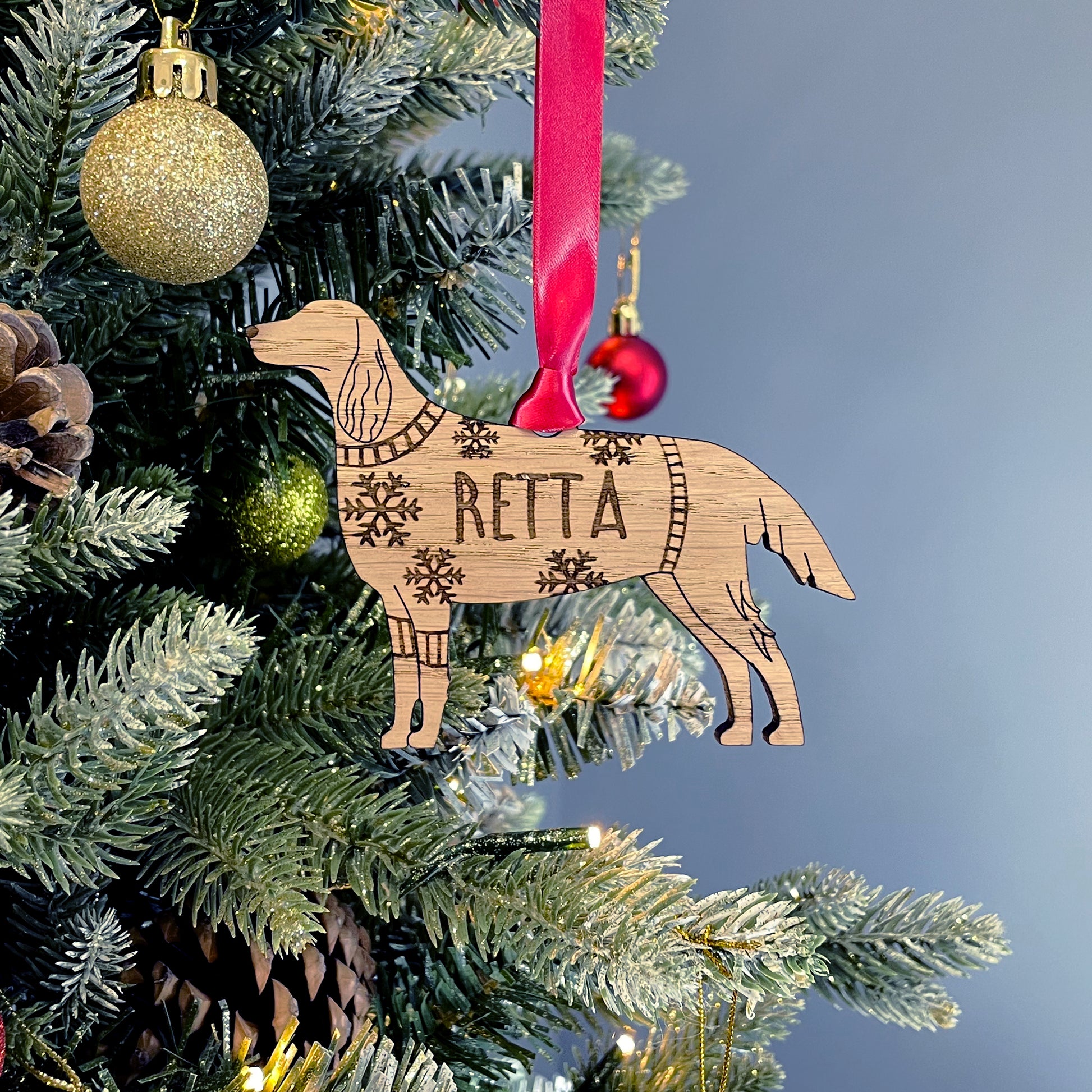 Personalised Red Setter Bauble Jumper Dog Bauble - Oak Veneer Wood - Add any name