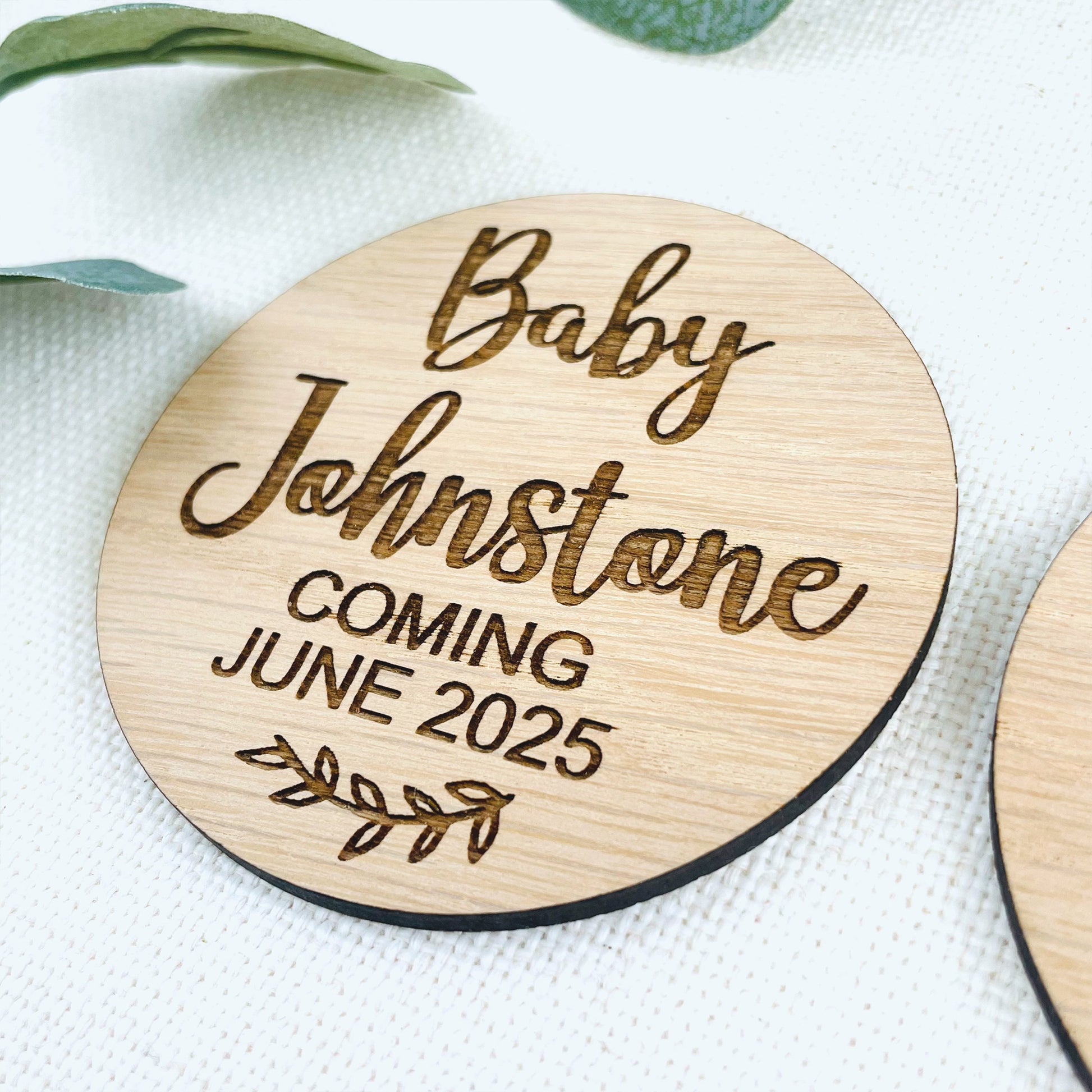 Personalised Baby Announcement Welcome Plaque Wooden Disk Circle Pregnancy Announcement Photo Prop