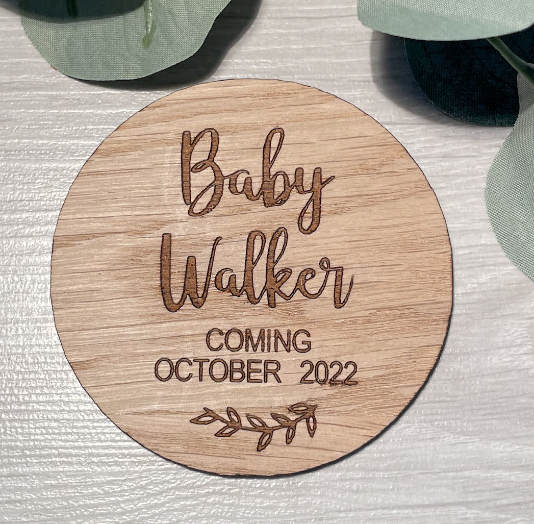 Personalised Baby Announcement Welcome Plaque Wooden Disk Circle Pregnancy Announcement Photo Prop